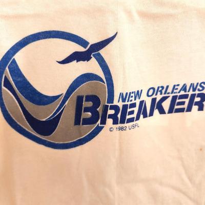 Lot #54 1982 New Orleans Breakers (Outdoor football) T-Shirt