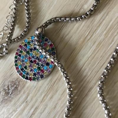 Beautiful multicolored, crystal pendant necklace very nice