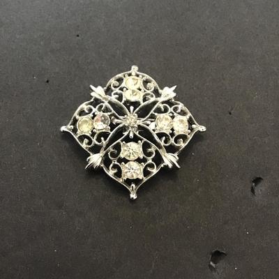 Vintage SilverTone brooch with clear rhinestone