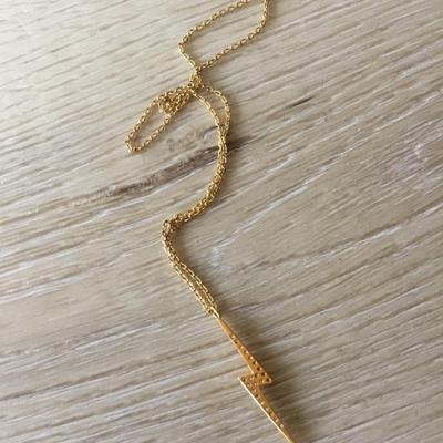 Very pretty gold tone lightning bolt necklace