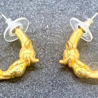Sale Photo Thumbnail #421: For pierced ears, has a circular shape. Approx. 7/8" across.