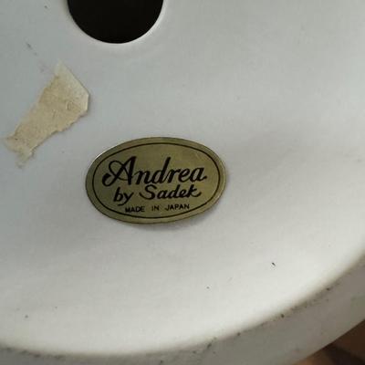 Andrea porcelain dove. Vintage trinket box, Oval decorative piece.