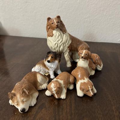 Vintage porcelain Dogs.
