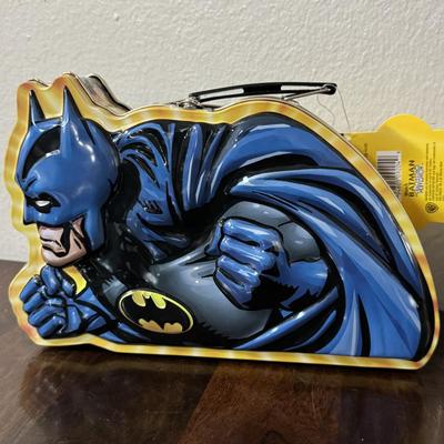 Batman tin can With Batman figures.