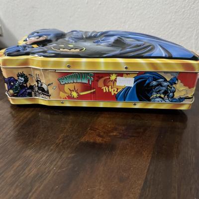 Batman tin can With Batman figures.