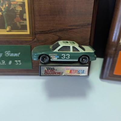 Sale Photo Thumbnail #1268: Racing Champions Harry Gant & Alan Kulwicki Wall Plaques