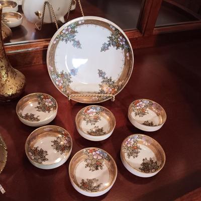 NIPPON FOOTED BOWLS, GOLD COLORED VASE AND BOWL PLUS METAL FLOWERS