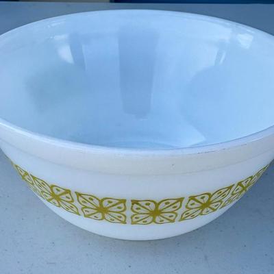 Sale Photo Thumbnail #191: LOT 37
Pyrex