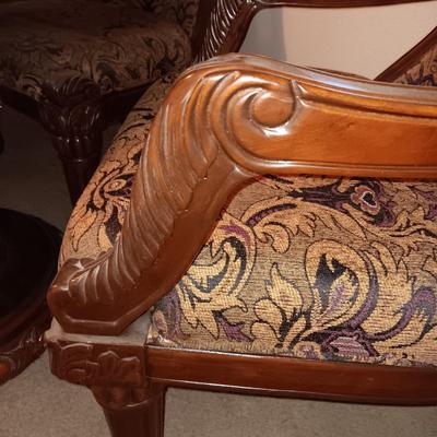 IMPRESSIVE DOUBLE PEDESTAL TABLE WITH 6 UPHOLSTERED CHAIRS IN GREAT SHAPE