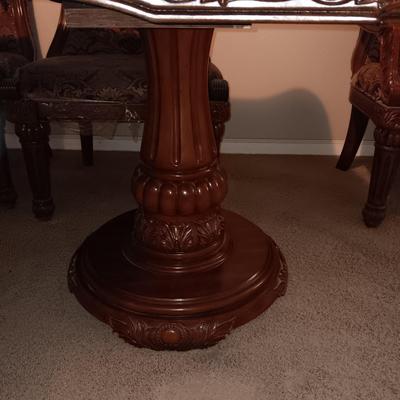 IMPRESSIVE DOUBLE PEDESTAL TABLE WITH 6 UPHOLSTERED CHAIRS IN GREAT SHAPE