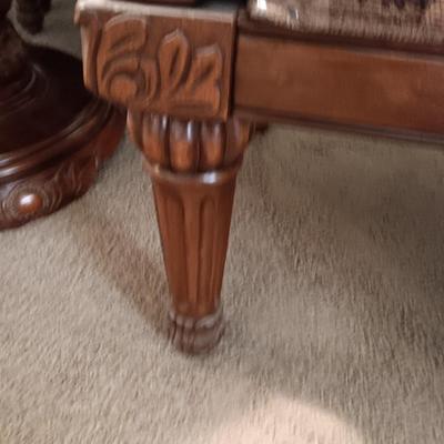 IMPRESSIVE DOUBLE PEDESTAL TABLE WITH 6 UPHOLSTERED CHAIRS IN GREAT SHAPE