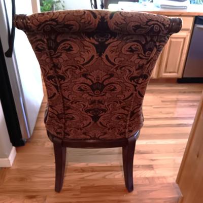 IMPRESSIVE DOUBLE PEDESTAL TABLE WITH 6 UPHOLSTERED CHAIRS IN GREAT SHAPE