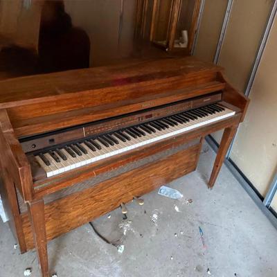 Electric Baldwin Piano. working conditions