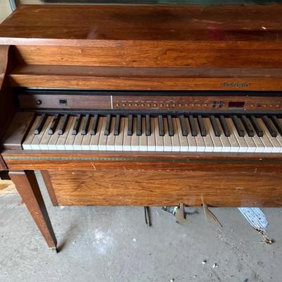 Electric Baldwin Piano. working conditions
