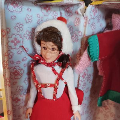 VINTAGE SKIPPER AND HER FRIEND WITH CLOTHES, ACCESSORIES AND A CARRY BOX