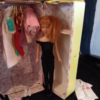 VINTAGE SKIPPER AND HER FRIEND WITH CLOTHES, ACCESSORIES AND A CARRY BOX