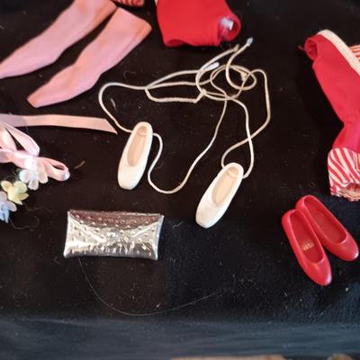 VINTAGE SKIPPER AND HER FRIEND WITH CLOTHES, ACCESSORIES AND A CARRY BOX