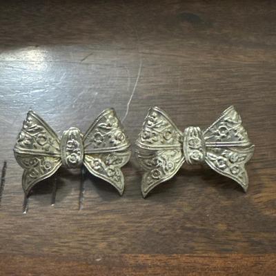 Sliver tone jewelry
