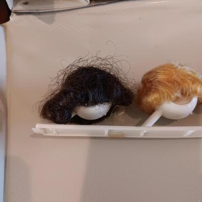 VINTAGE BARBIE FASHION QUEEN HEAD W/WIGS, CARRY CASE, CLOTHES AND SHOES
