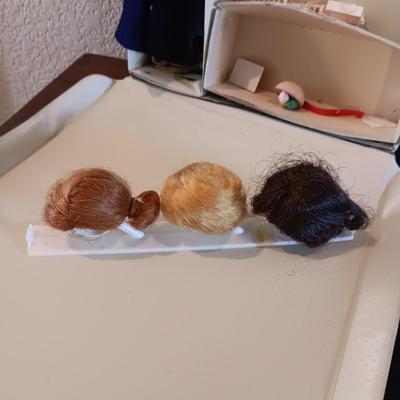 VINTAGE BARBIE FASHION QUEEN HEAD W/WIGS, CARRY CASE, CLOTHES AND SHOES