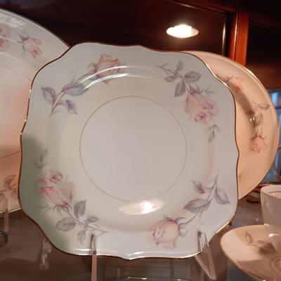 NAUTILUS FINE CHINA SERVING FOR 6 WITH EXTRAS