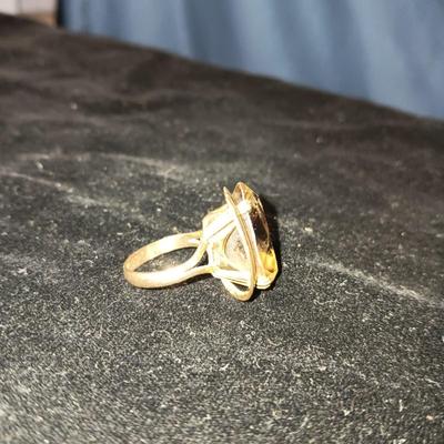 14K GOLD RING WITH A SMOKEY QUARTZ STONE 7.33g SIZE 4 1/2