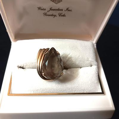 14K GOLD RING WITH A SMOKEY QUARTZ STONE 7.33g SIZE 4 1/2