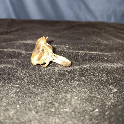 14K GOLD RING WITH A SMOKEY QUARTZ STONE 7.33g SIZE 4 1/2