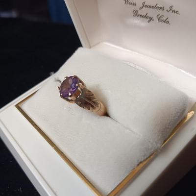 14K GOLD RING WITH A PINK STONE 3.24g SIZE 4 1/2