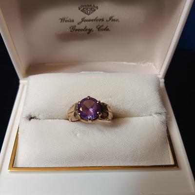 14K GOLD RING WITH A PINK STONE 3.24g SIZE 4 1/2