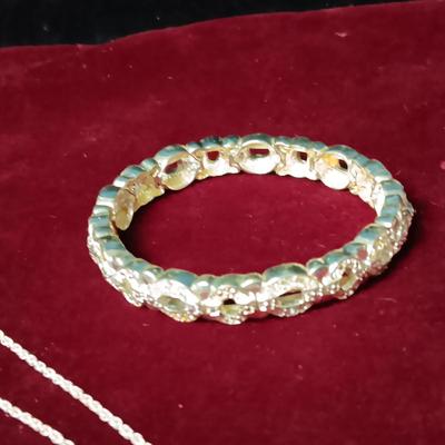 SILVER TONE JEWELRY