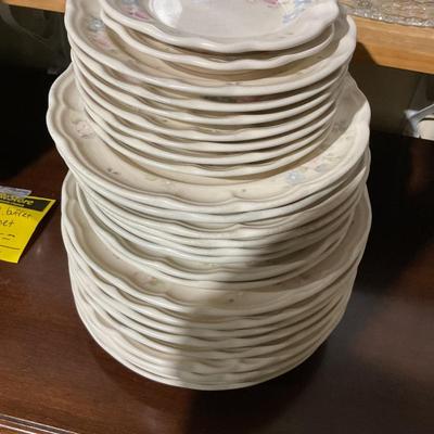 Sale Photo Thumbnail #362: 2 plates have large chips utensils wear 
Pfaltzgraff stoneware 
Pick up only no shipping on this lot