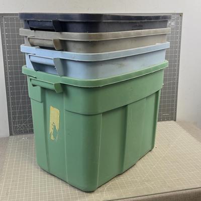 4 Rubbermaid Tubs 18 Gallons 