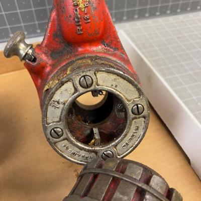 Rigid - Pipe Threaders (3) Heads, (4) Dies