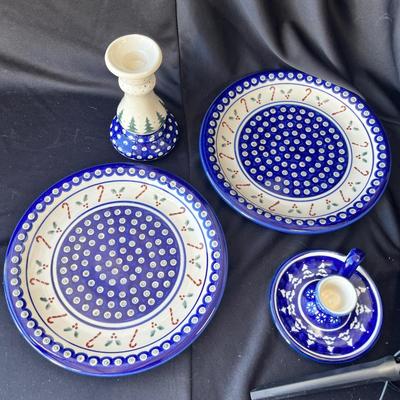 Sale Photo Thumbnail #859: 2 dinner plates & 2 candles.  All like new!
