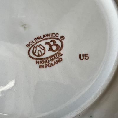 Sale Photo Thumbnail #864: 2 dinner plates & 2 candles.  All like new!