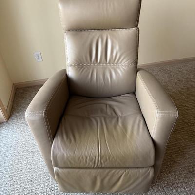 Sale Photo Thumbnail #44: Great shape, does have some discoloration from tanning lotion
I have not tried to clean.
Sits very comfortably