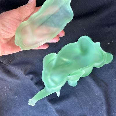 Sale Photo Thumbnail #1133: It glows!  Great piece with no damage!