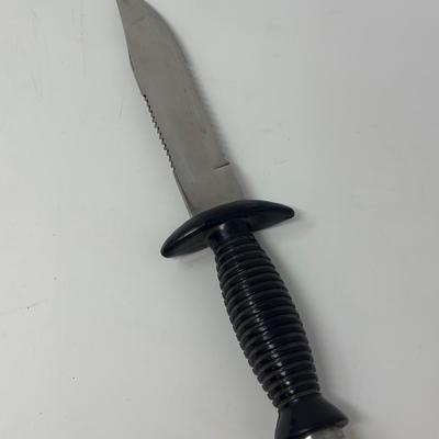 Sale Photo Thumbnail #234: Stainless steel blade. Must have for any scuba diving enthusiast.