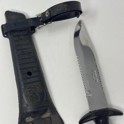 Sale Photo Thumbnail #231: Stainless steel blade. Must have for any scuba diving enthusiast.
