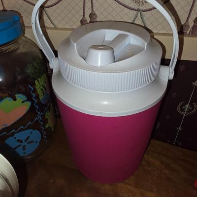 Drinking containers