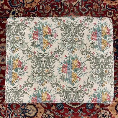 Sale Photo Thumbnail #383: Measurements:
19” in width, 15” in depth, 17” in height