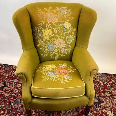 Sale Photo Thumbnail #427: Measurements:
39” in height, 31” in width, 36” in depth, seat height 17.5”