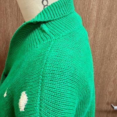 Sale Photo Thumbnail #382: Size large,  In good vintage condition. 55% Ramie / 45% Botton. Assembled in Hong Kong