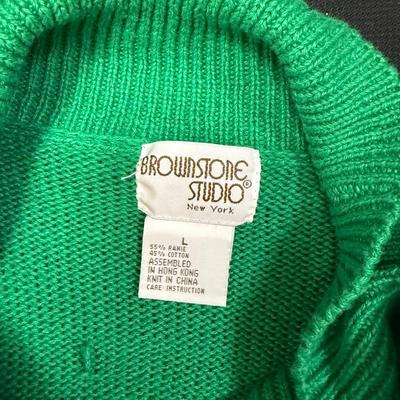 Sale Photo Thumbnail #380: Size large,  In good vintage condition. 55% Ramie / 45% Botton. Assembled in Hong Kong