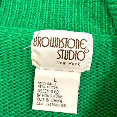 Sale Photo Thumbnail #379: Size large,  In good vintage condition. 55% Ramie / 45% Botton. Assembled in Hong Kong