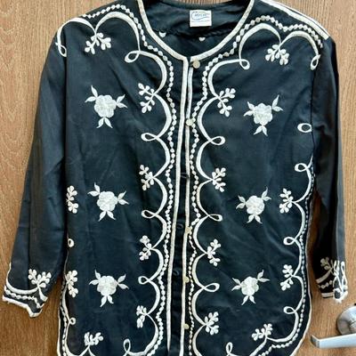Sale Photo Thumbnail #337: ChuChi Brand made in Philippines.In good previously owned condition. 65% poly 35% cotton. size M-large.