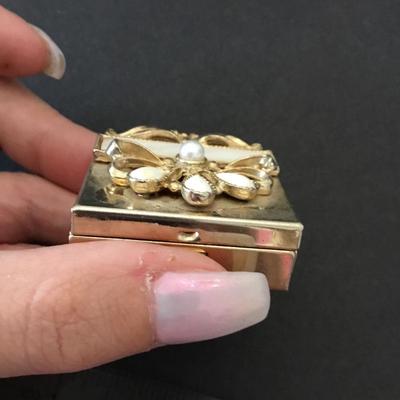 Cool vintage pill or snuff box