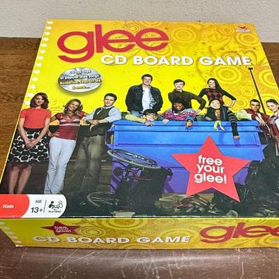 Sale Photo Thumbnail #482: Glee CD Board Game Brand Pre-owned 2010. Complete, open box but player cards and CD are still sealed.