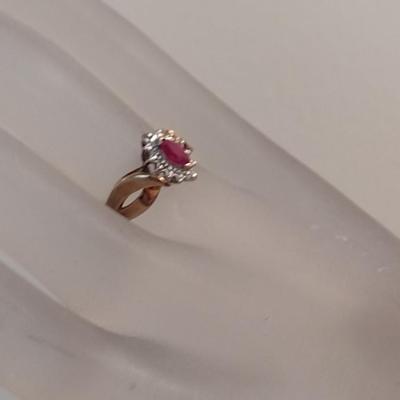 10 Karat Yellow Gold and Gemstone Ring- Approx Size 6 1/2 and Total Weight 2.5 Grams (#1)